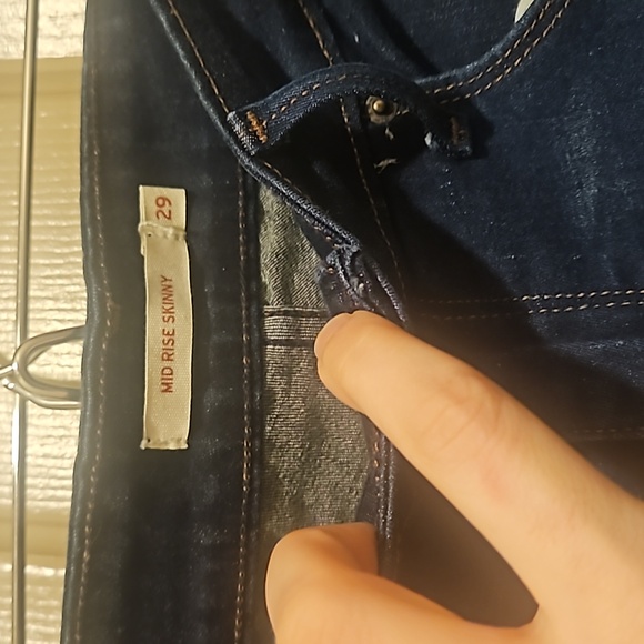 Levis skinny capris - Picture 2 of 3